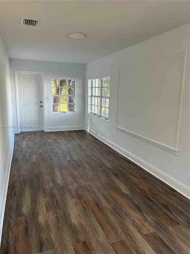 750 Ne 86th St #1 - Photo 2 of 17