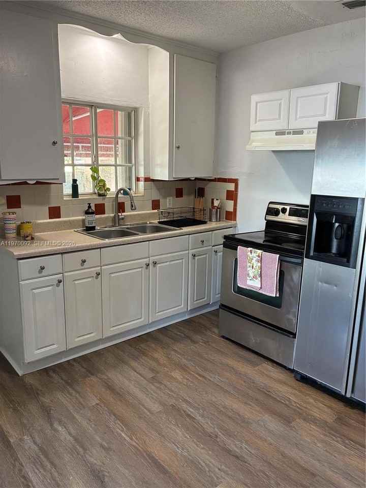 750 Ne 86th St #1 - Photo 6 of 17