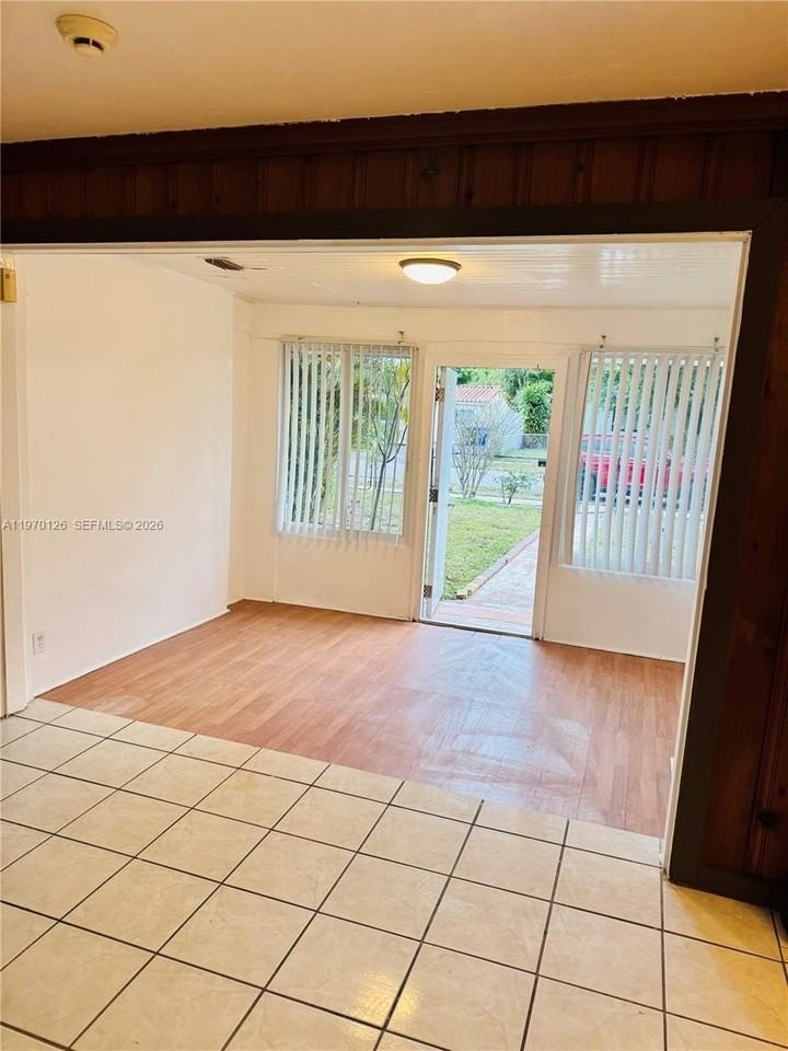 2411 Rodman St - Photo 3 of 19