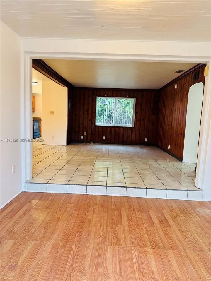 2411 Rodman St - Photo 6 of 19