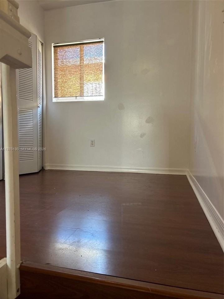 928 Sw 3rd St #207 - Photo 7 of 17