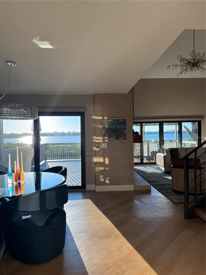 1323 Landings Dr #12 - Photo 6 of 50