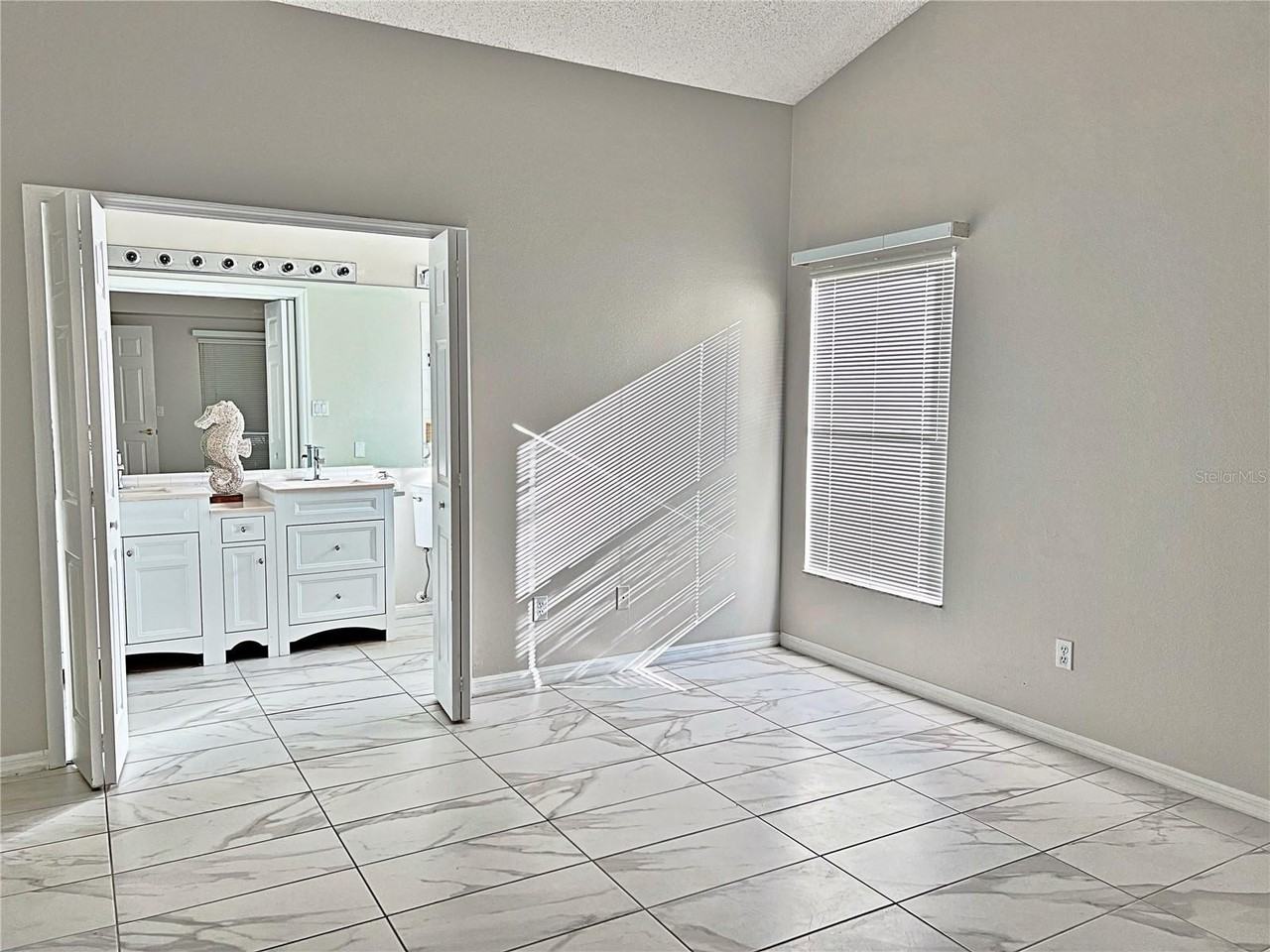 3505 Tenby Cir - Photo 4 of 37