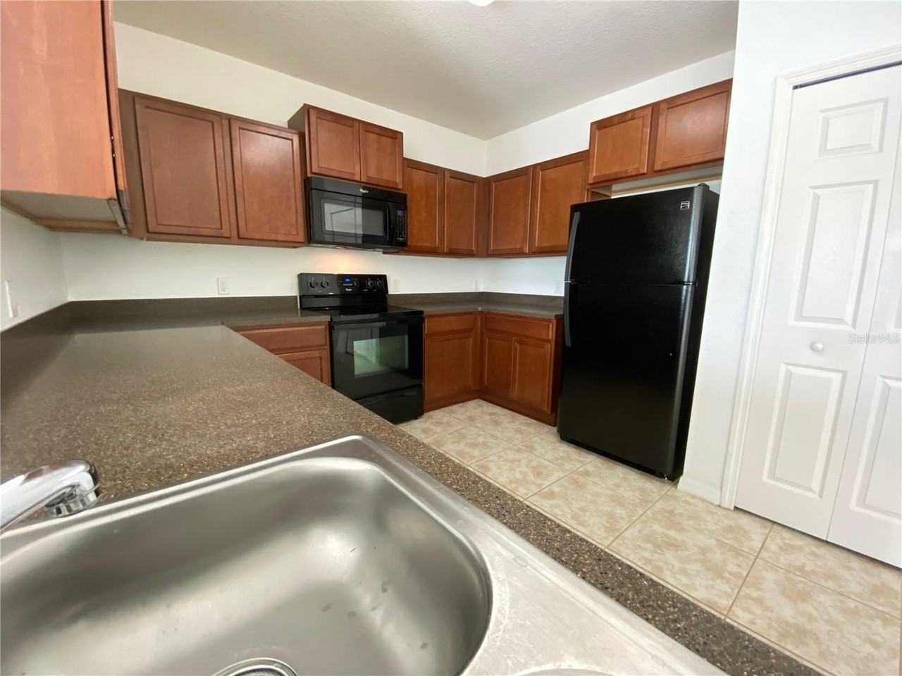 3510 Yacht Club Ct - Photo 5 of 17