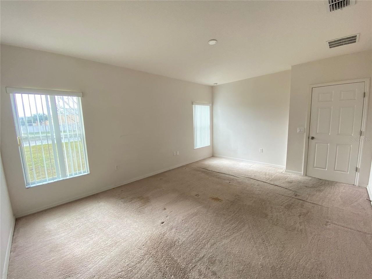 3510 Yacht Club Ct - Photo 6 of 17