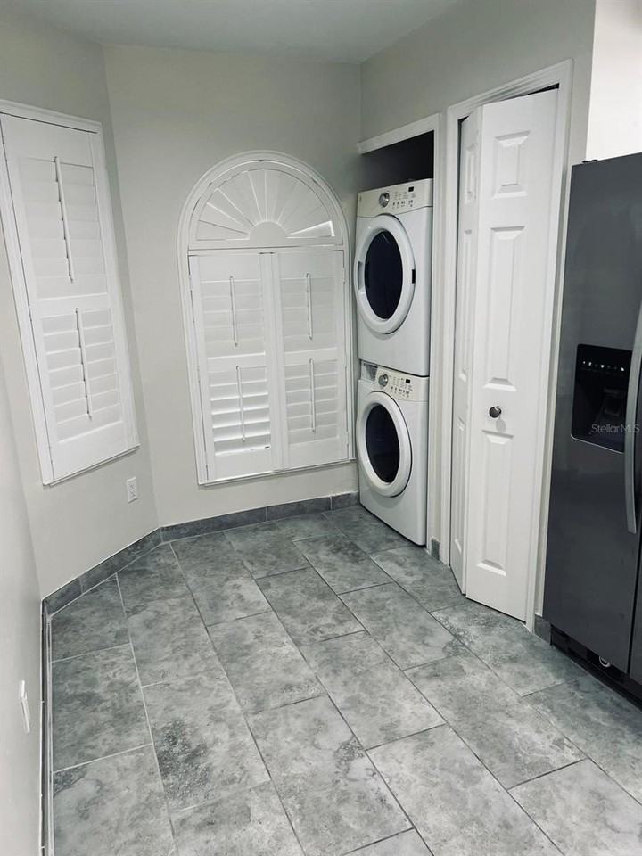 131 Crown Point Cir #131 - Photo 7 of 11