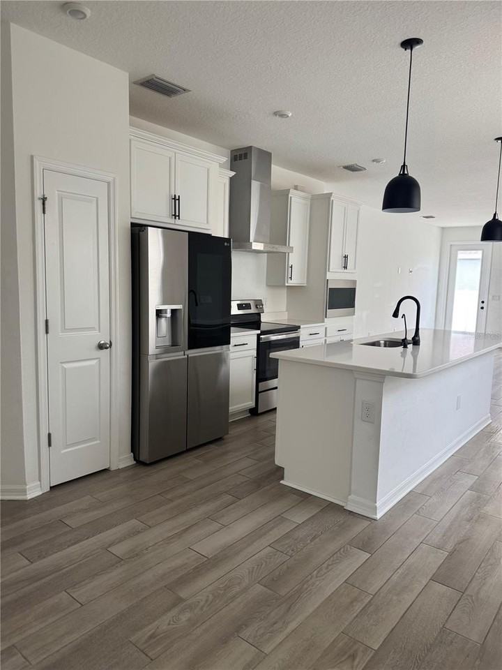 4356 Reisswood Loop - Photo 4 of 10