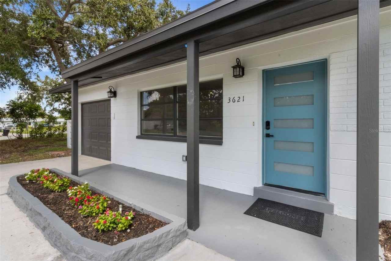 3621 Searobin Dr Se - Photo 3 of 12