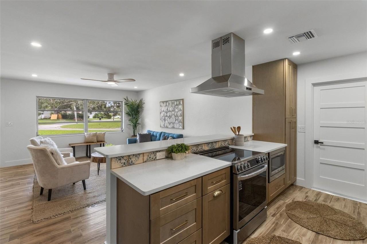 3621 Searobin Dr Se - Photo 4 of 12