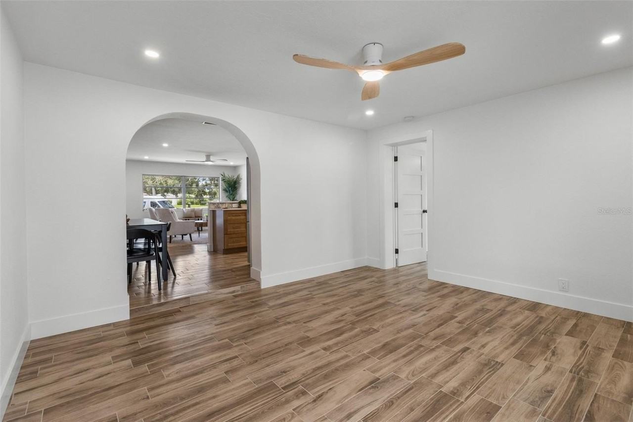 3621 Searobin Dr Se - Photo 6 of 12