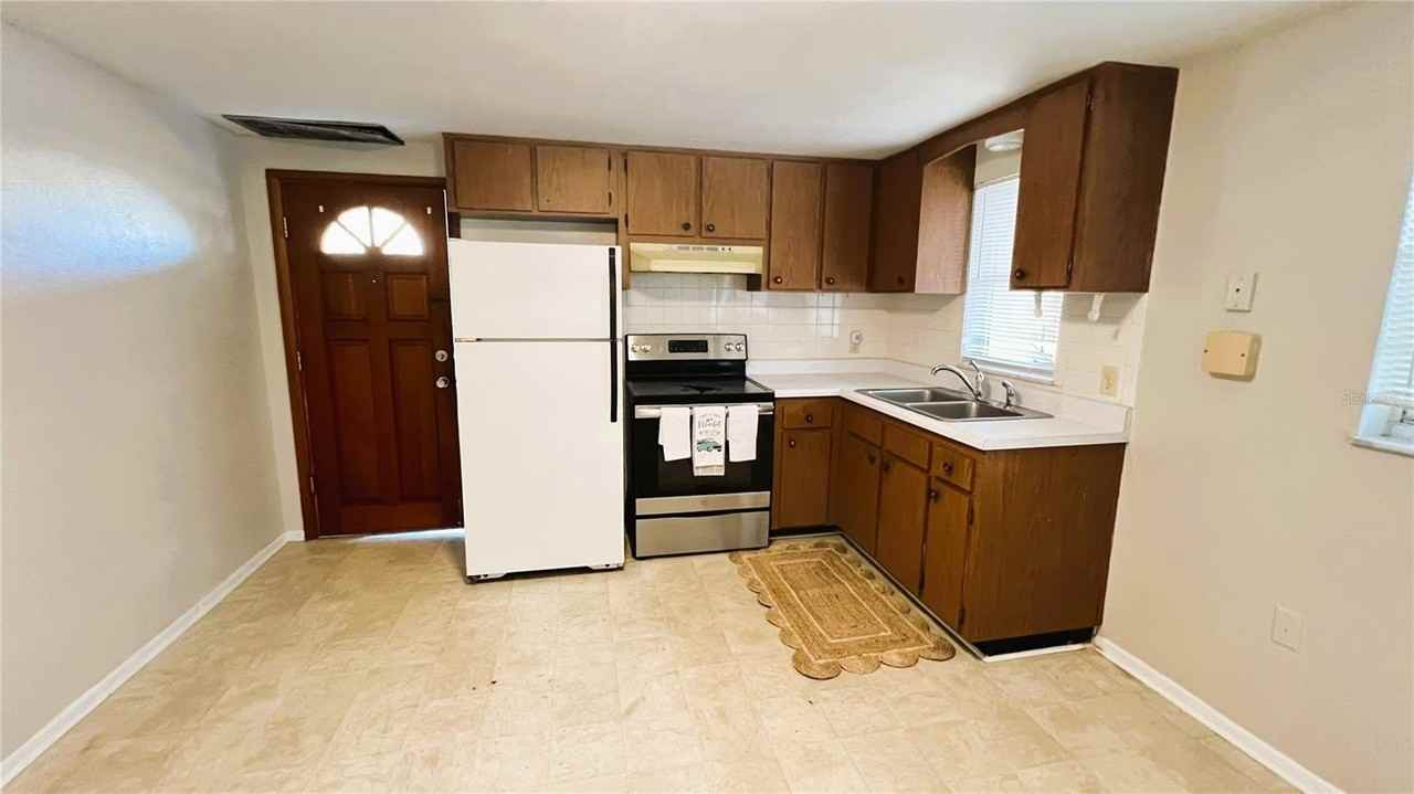 5123 17th St - Photo 2 of 5