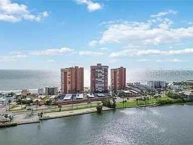 17920 Gulf Blvd #1401 - Photo 5 of 30