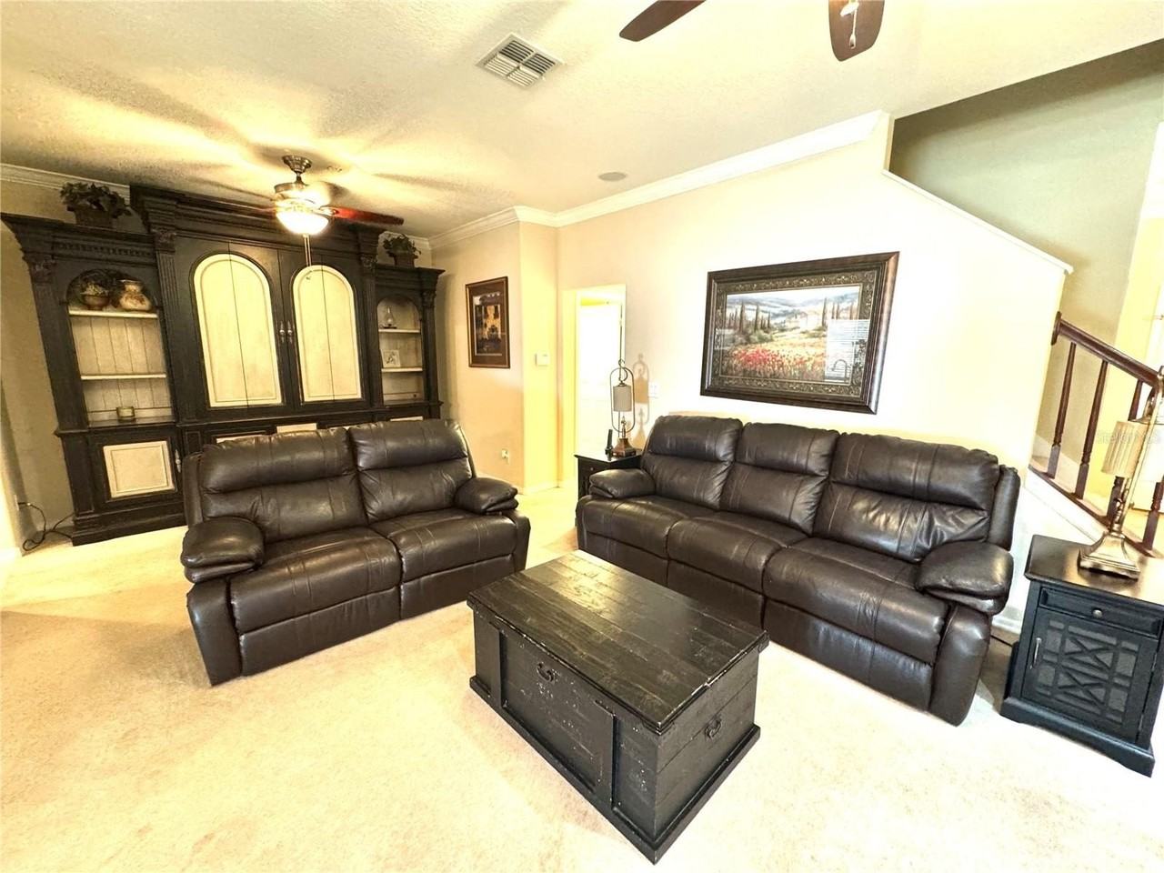 1483 Hillview Ln - Photo 4 of 39