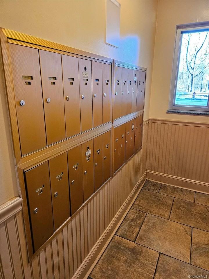 255 Bronx River Rd #4R - Photo 6 of 20