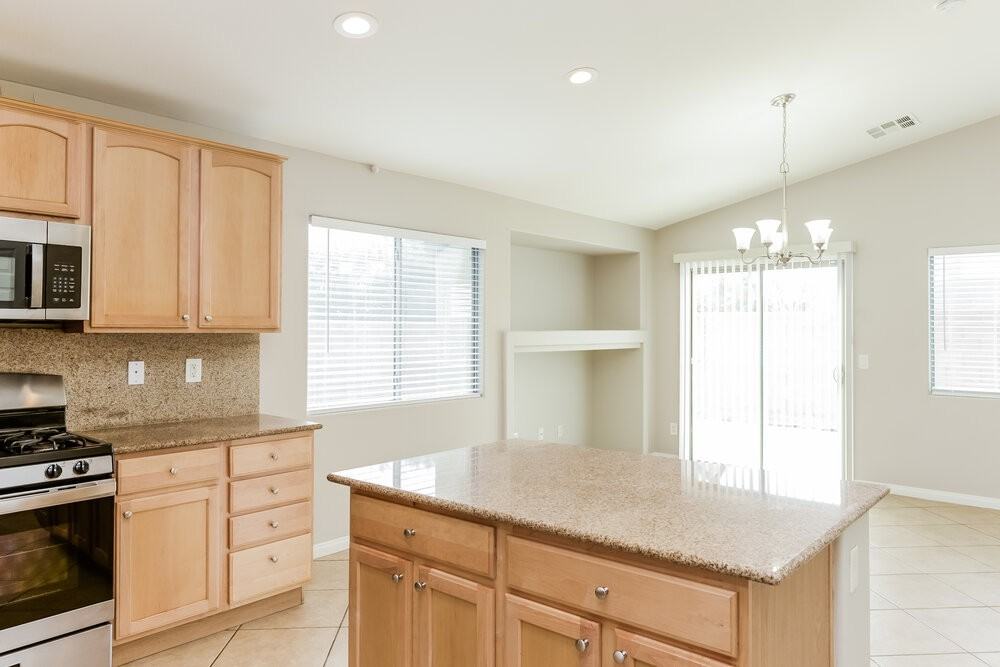 121 Melon Aroma Ave - Photo 4 of 16