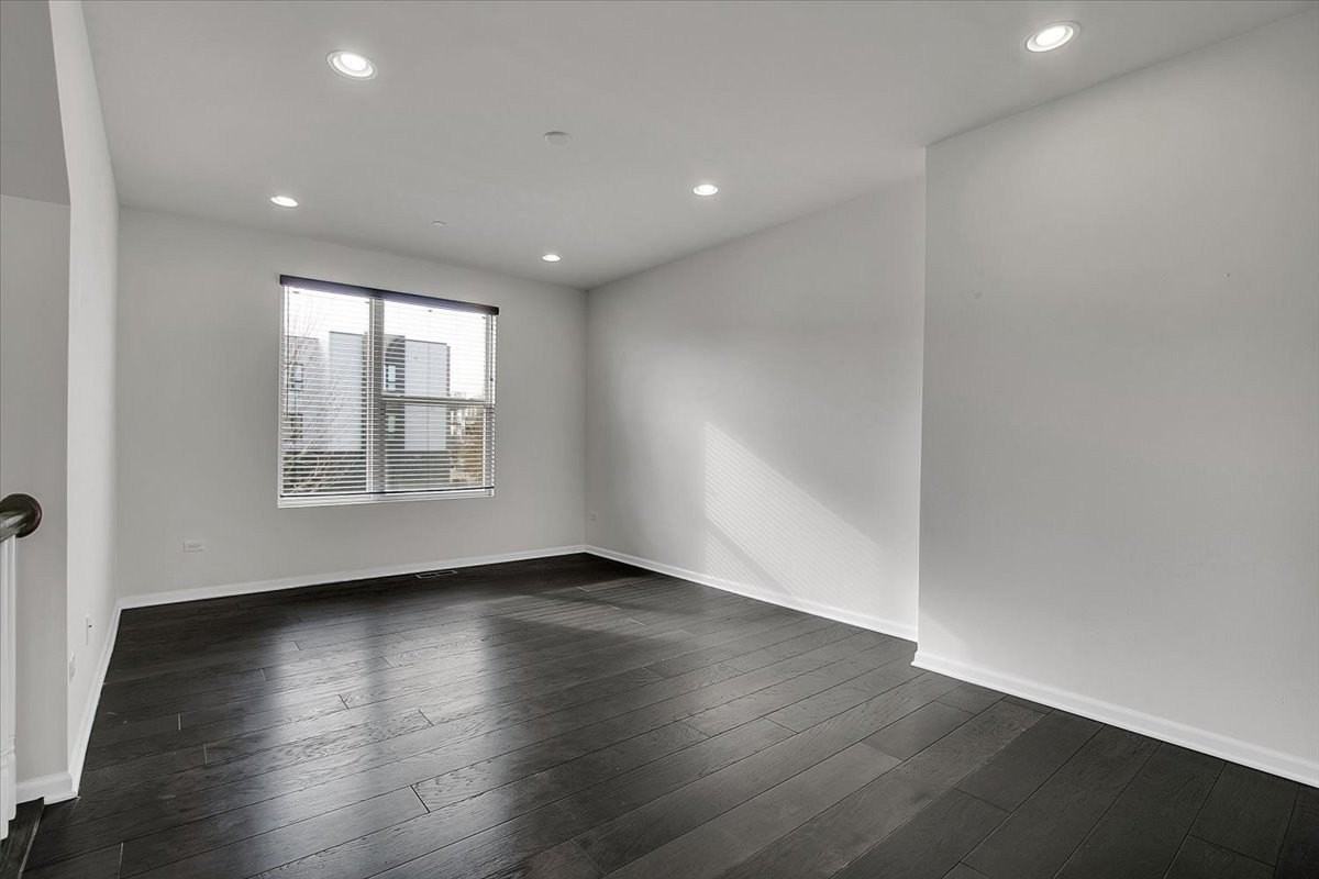 29W710 Everton Dr - Photo 6 of 35