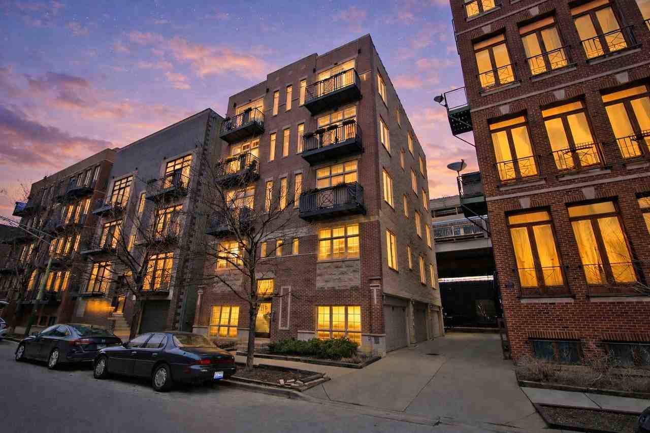 1875 N Winnebago Ave Apt 4e #4E - Photo 2 of 23