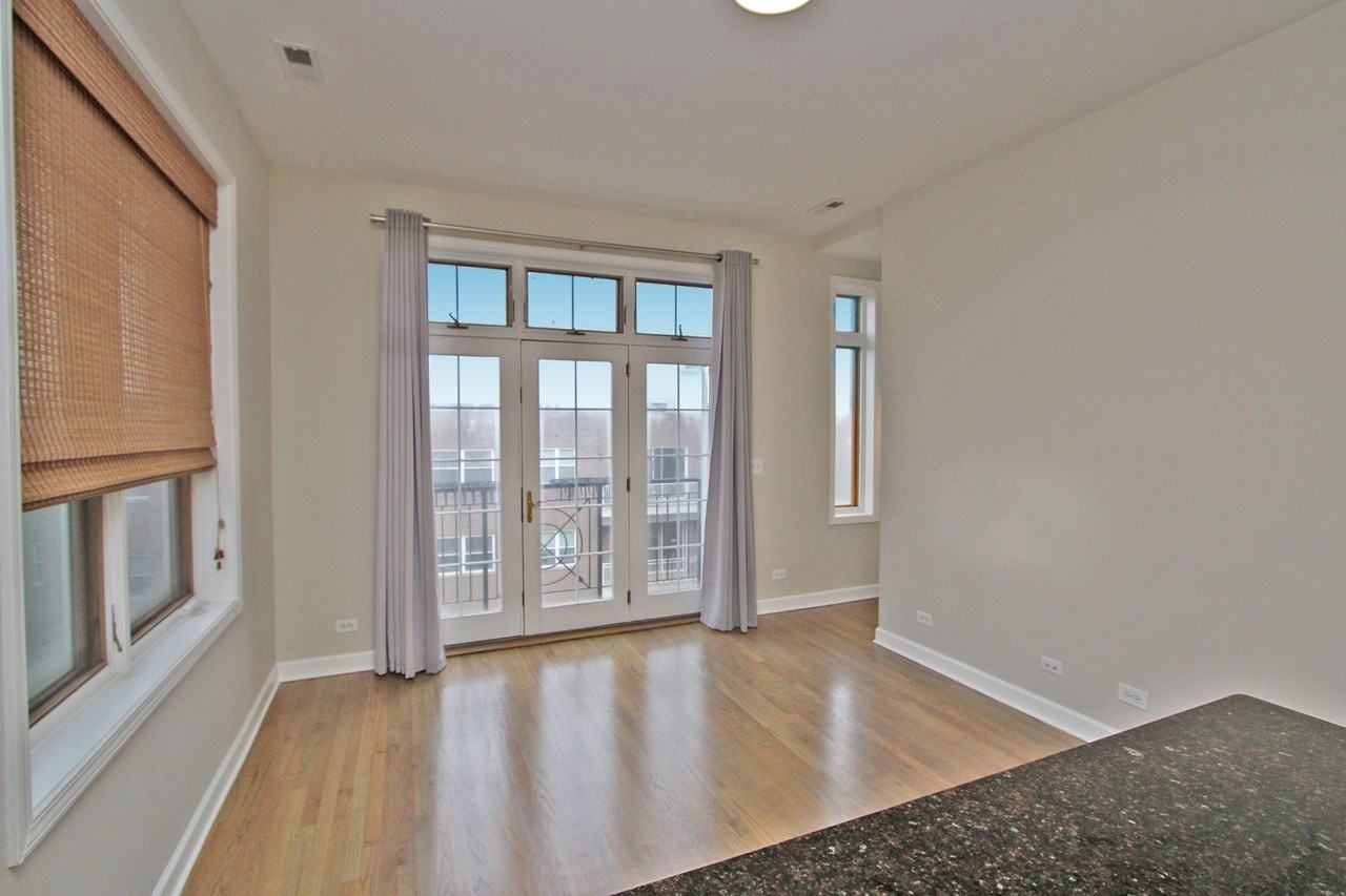 1875 N Winnebago Ave Apt 4e #4E - Photo 3 of 23