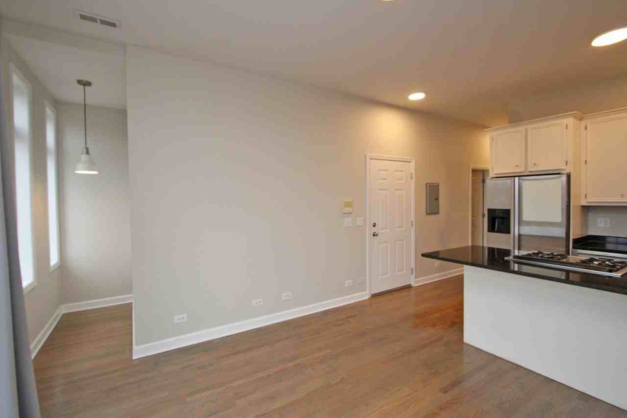 1875 N Winnebago Ave Apt 4e #4E - Photo 6 of 23