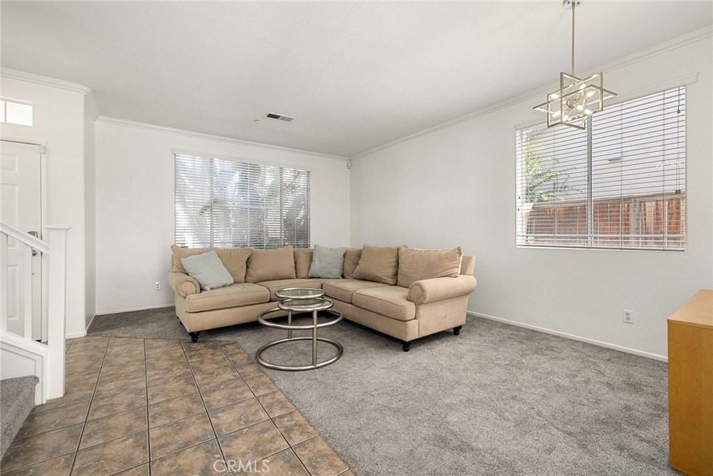 6011 Matheson Dr - Photo 2 of 10