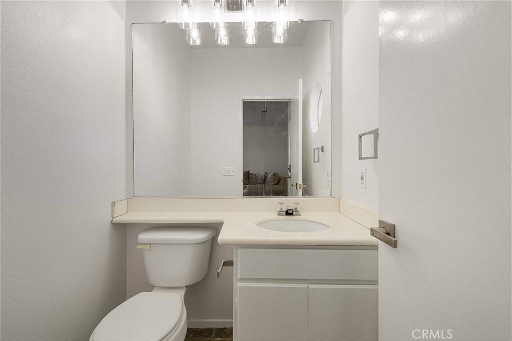 6011 Matheson Dr - Photo 5 of 10