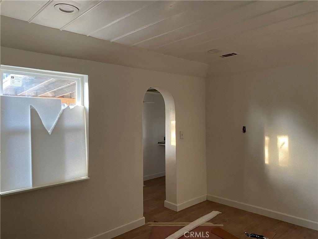 19216 Kendall Dr - Photo 3 of 6