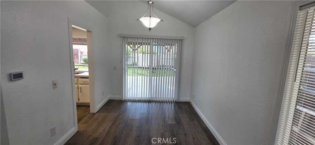 17051 Fern St - Photo 7 of 28