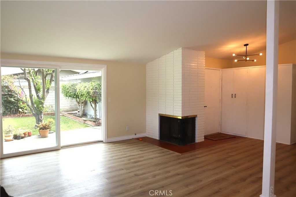 456 Elmhurst Ln - Photo 6 of 26