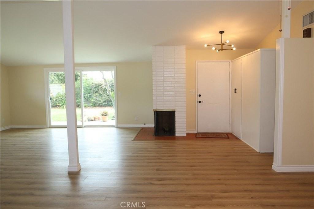 456 Elmhurst Ln - Photo 7 of 26