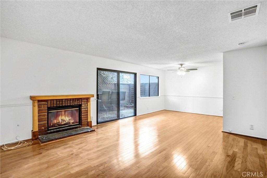 1110 Strawberry Ln - Photo 4 of 30