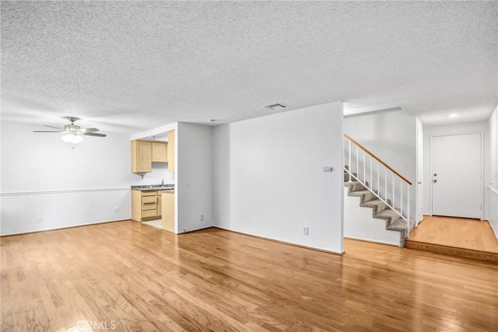 1110 Strawberry Ln - Photo 5 of 30