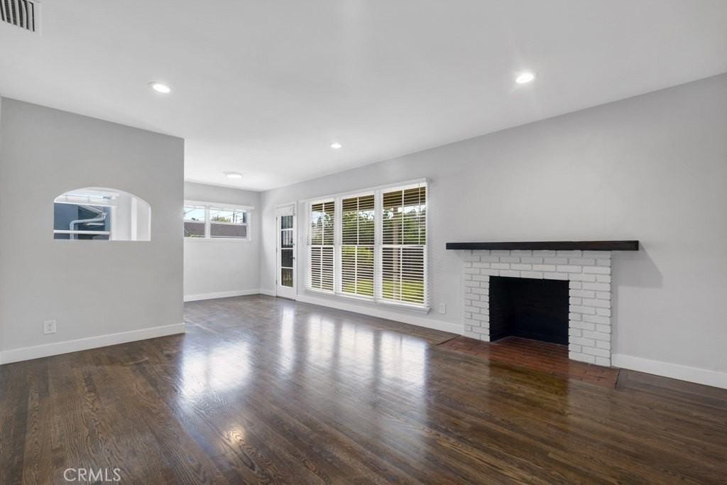 18350 Lorne St - Photo 6 of 29