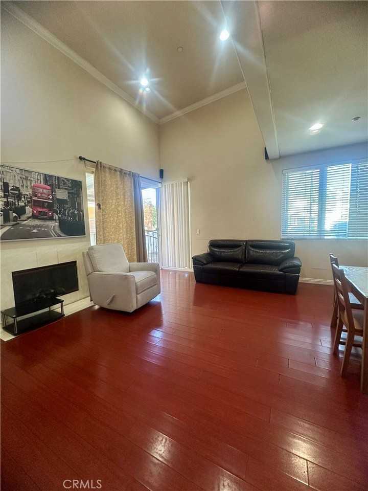 119 S Walnut Grove Ave - Photo 2 of 25