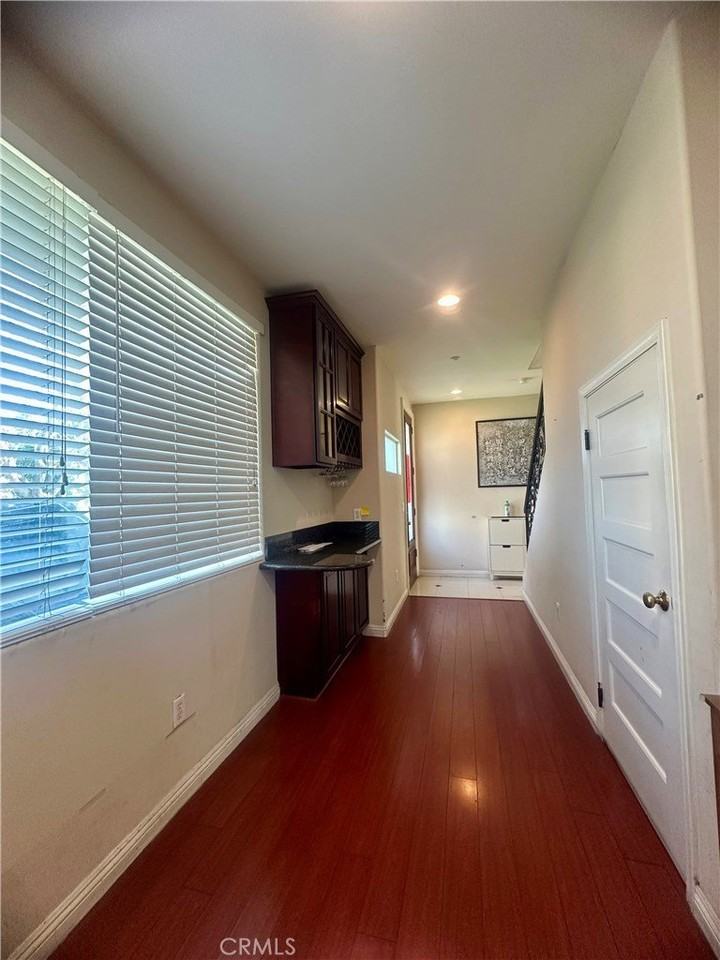 119 S Walnut Grove Ave - Photo 4 of 25