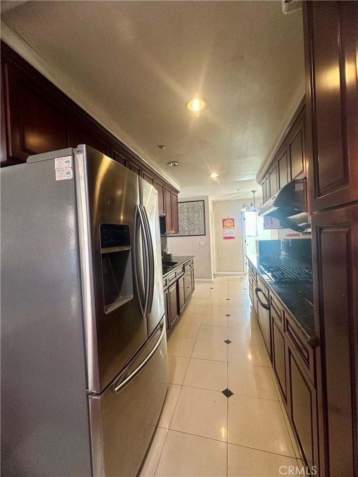 119 S Walnut Grove Ave - Photo 5 of 25