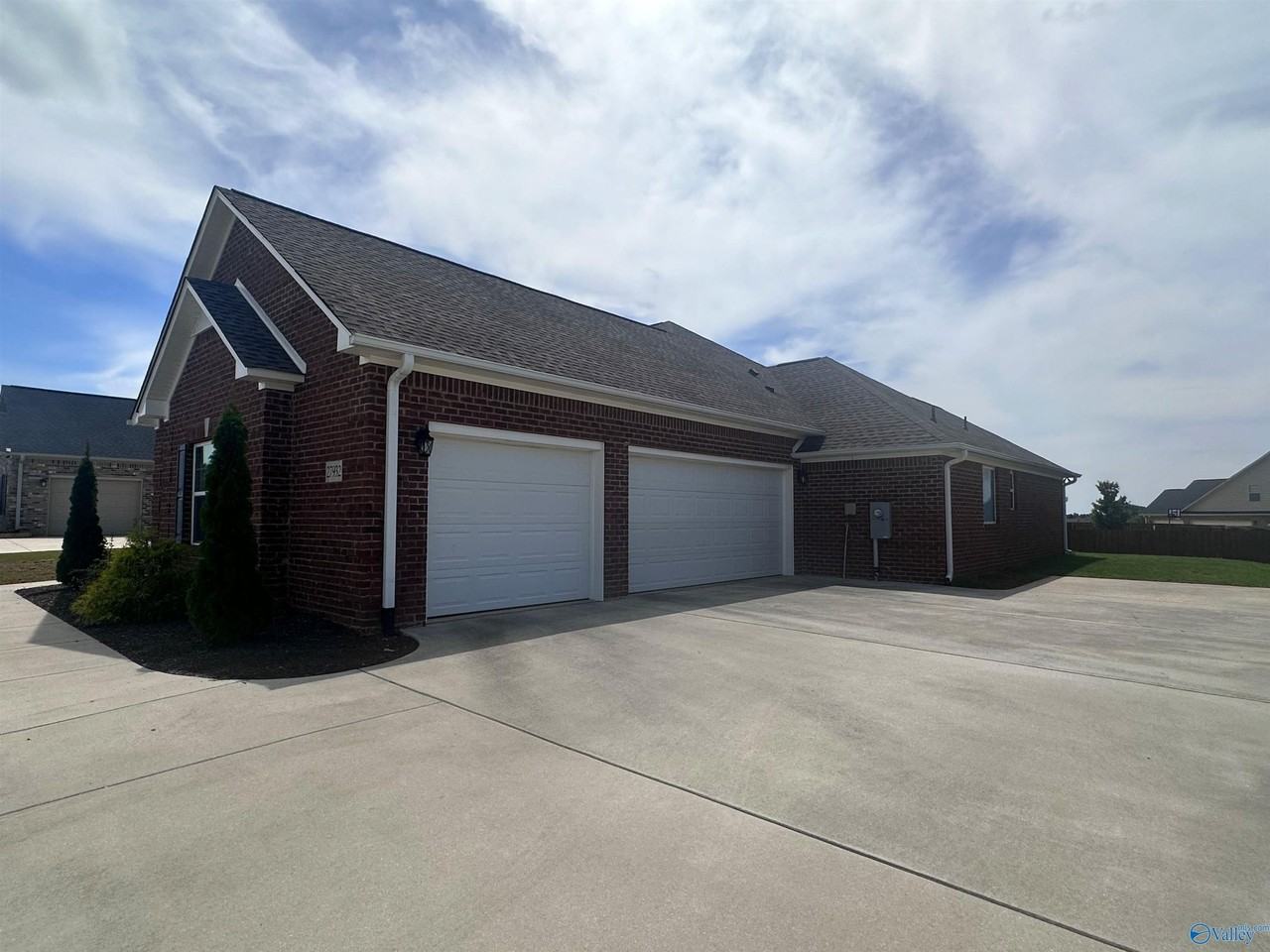 27932 Moss Creek Dr - Photo 2 of 4