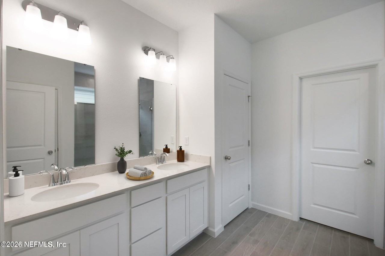 28 Pentwater Rd - Photo 2 of 20