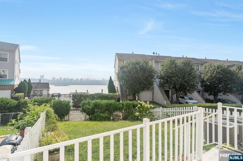 66 Bergen Ridge Rd Unit 1 - Photo 2 of 26