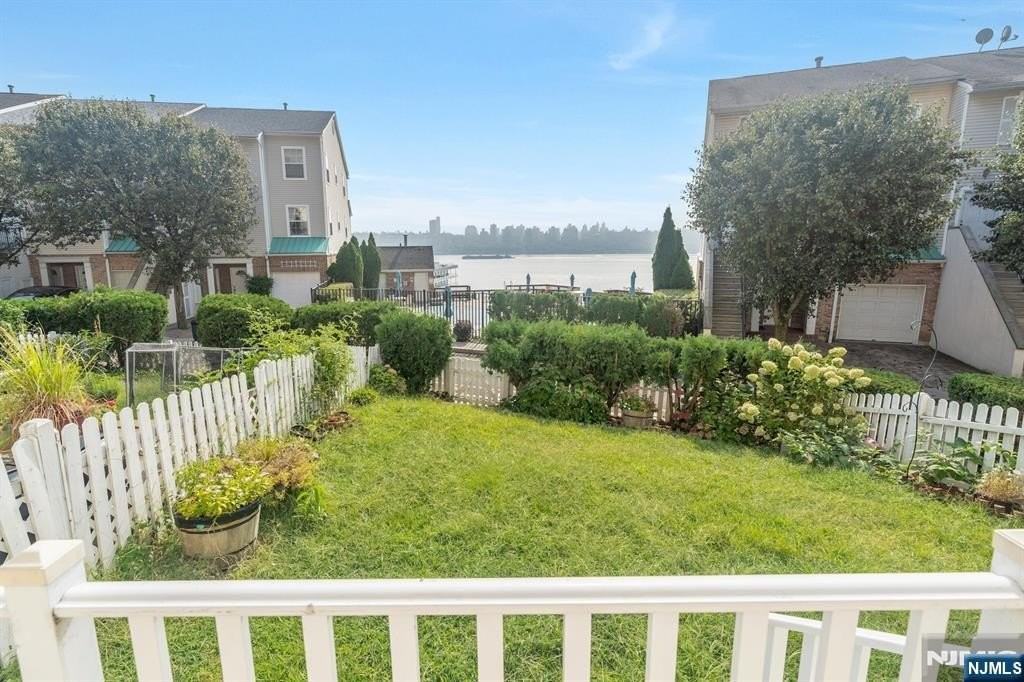 66 Bergen Ridge Rd Unit 1 - Photo 3 of 26