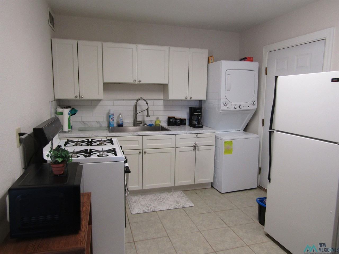 903 10th Street Ct - Photo 5 of 12