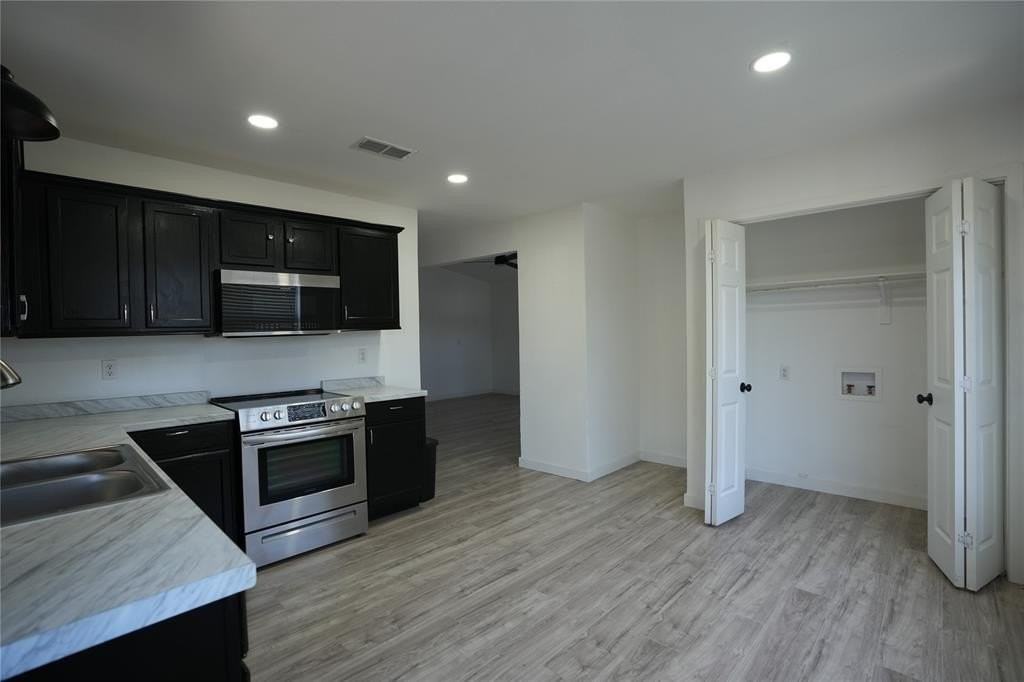 4535 Parry Ave - Photo 3 of 12