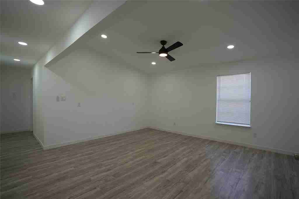 4535 Parry Ave - Photo 4 of 12