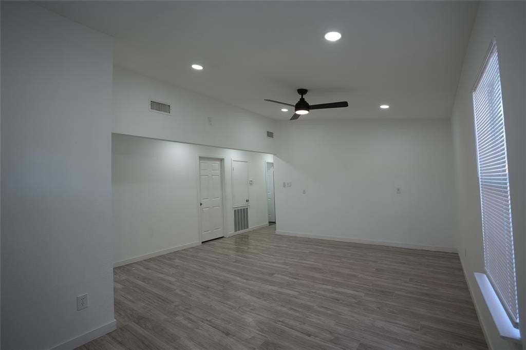 4535 Parry Ave - Photo 5 of 12