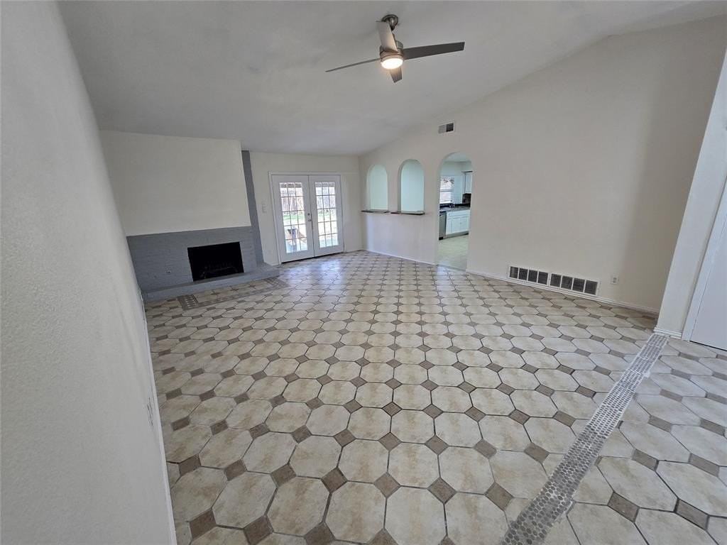 3304 Crestforest Cir - Photo 4 of 14