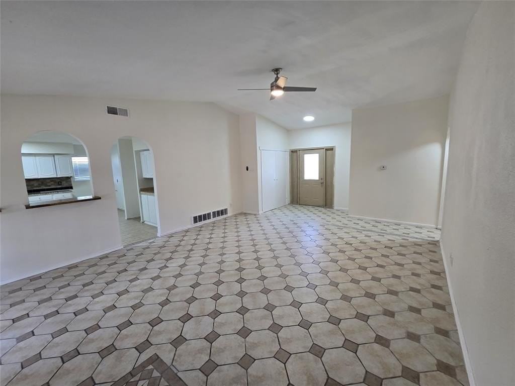 3304 Crestforest Cir - Photo 5 of 14