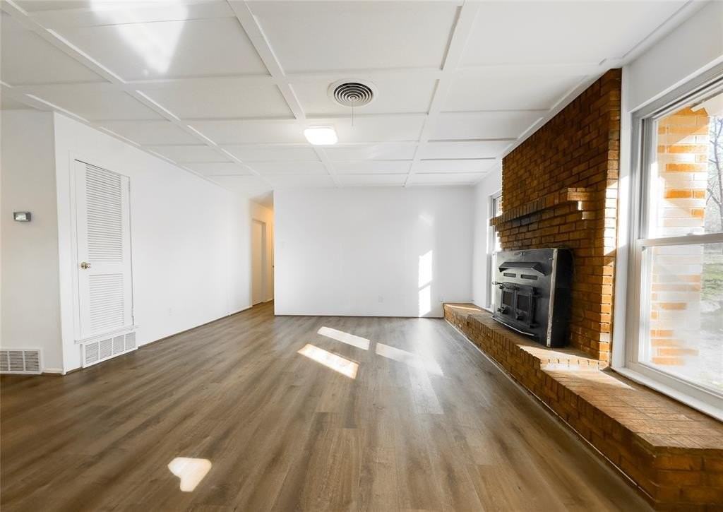 1938 Spring Dr - Photo 2 of 16