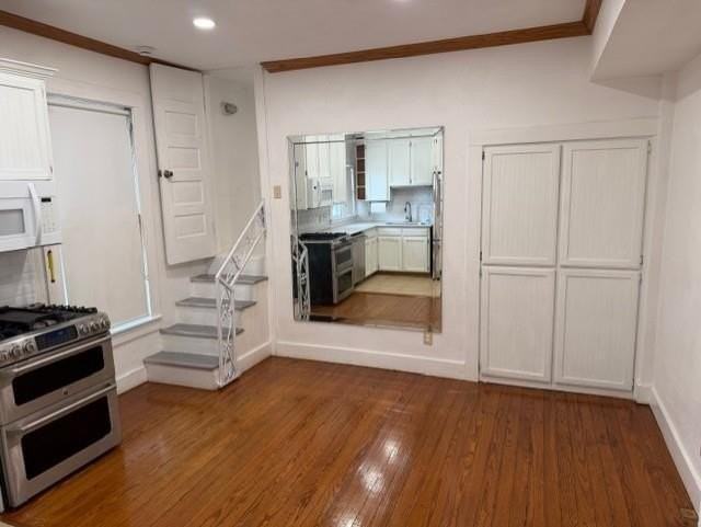 911 17th St - Photo 3 of 27