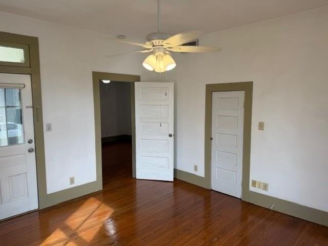 911 17th St - Photo 4 of 27