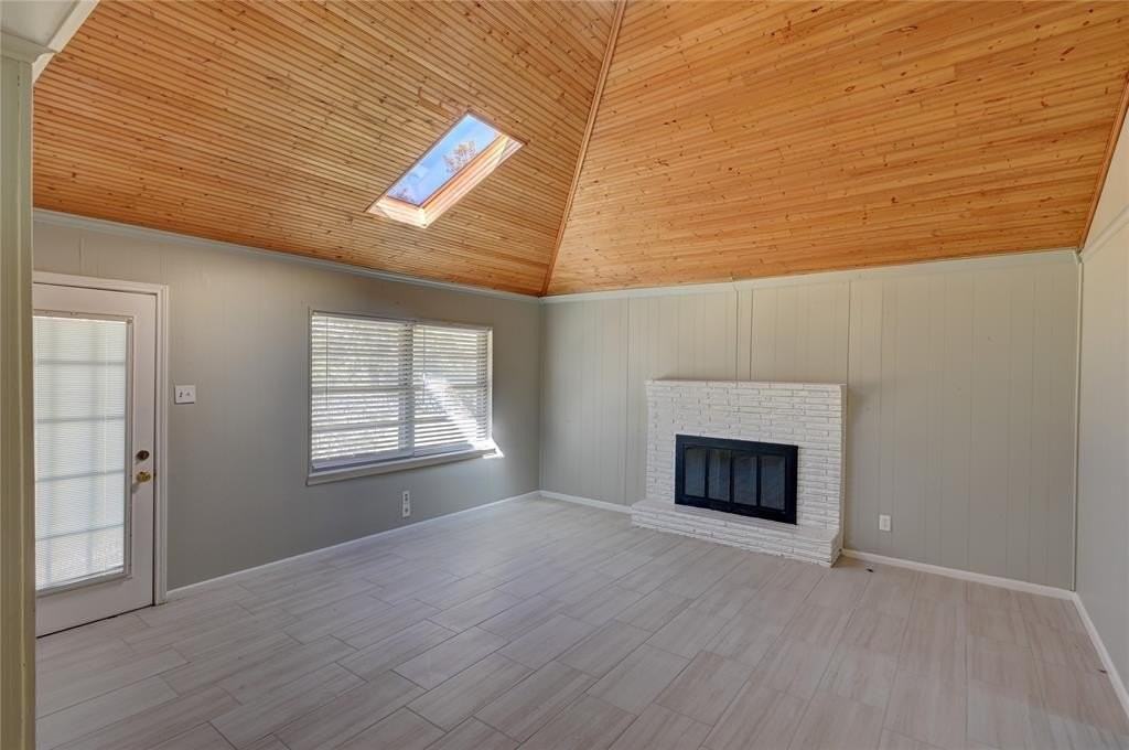 3843 Holliday Rd - Photo 4 of 19