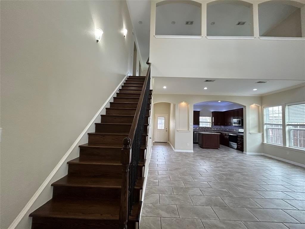 204 Pearl Ln - Photo 4 of 39